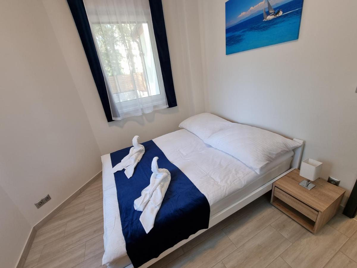Karinthy Haz Pensionat Siófok Exteriör bild