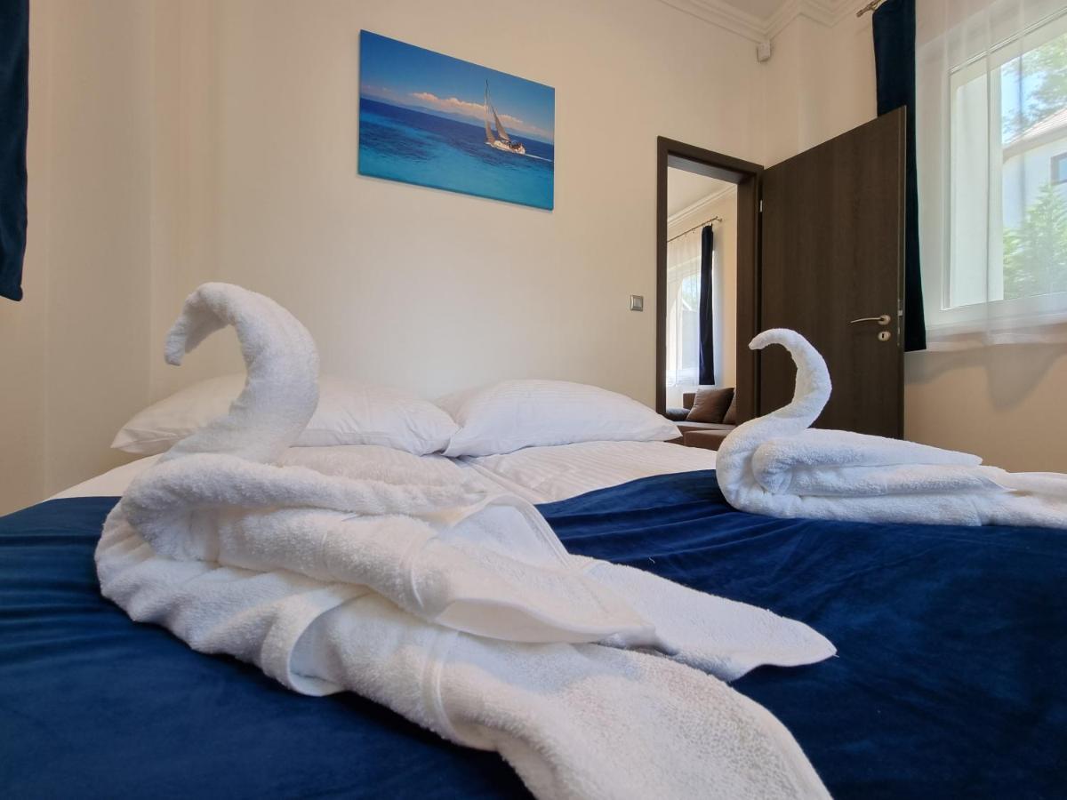 Karinthy Haz Pensionat Siófok Exteriör bild